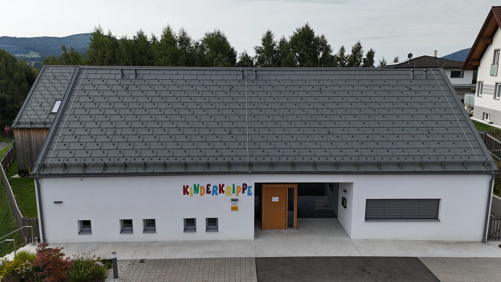 Sajowitz Blechdach Kinderkrippe Birkfeld